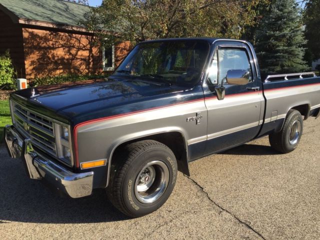 1987 White Chevrolet C-10 Standard Cab Pickup