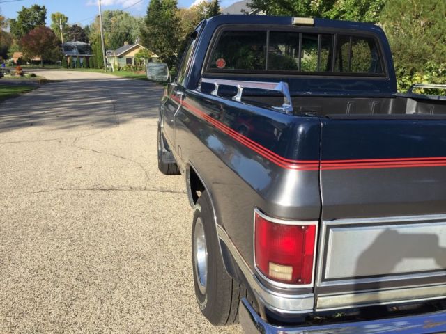 1987 White Chevrolet C-10 Standard Cab Pickup