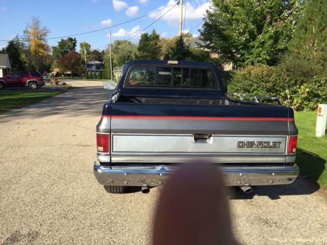1987 White Chevrolet C-10 Standard Cab Pickup