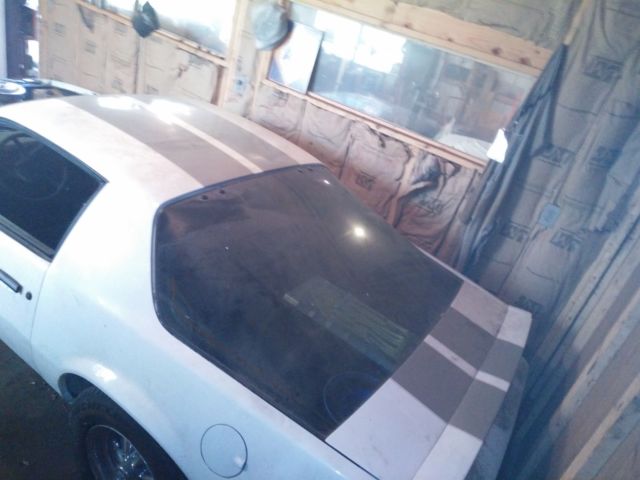 1987 White Chevrolet Camaro Coupe