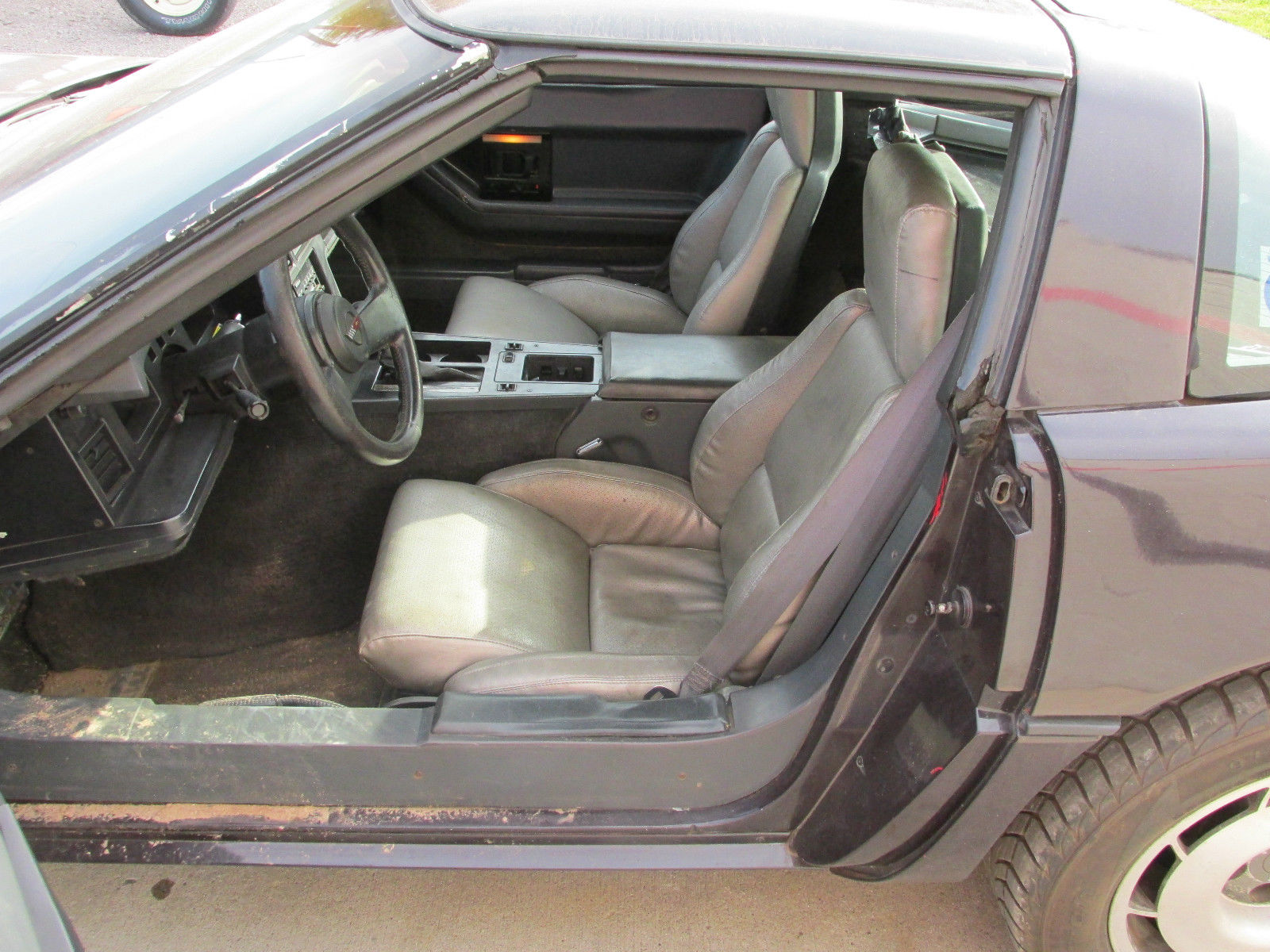 1987 Silver Chevrolet Corvette Coupe