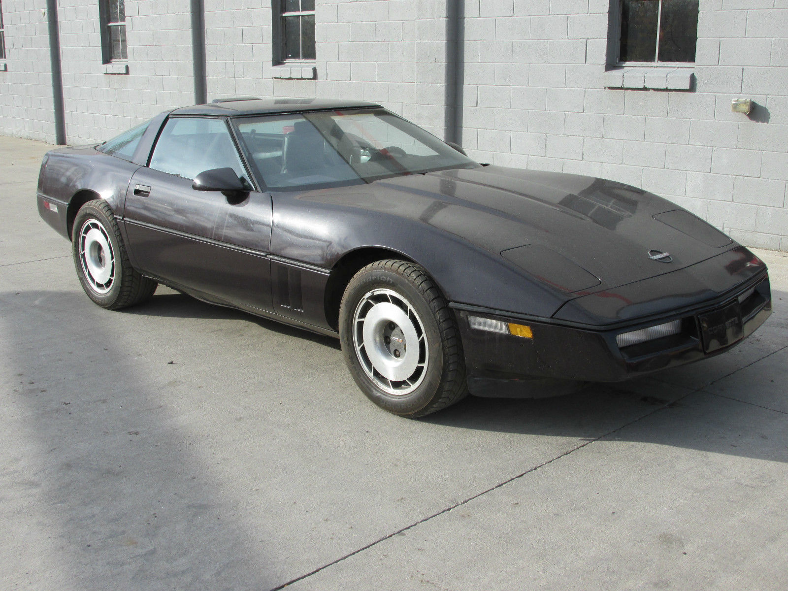1987 Silver Chevrolet Corvette Coupe
