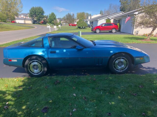 1987 Blue Chevrolet Corvette