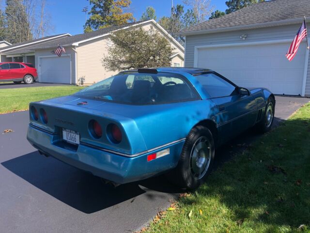 1987 Blue Chevrolet Corvette