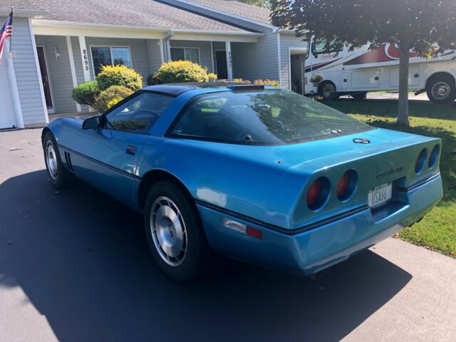 1987 Blue Chevrolet Corvette