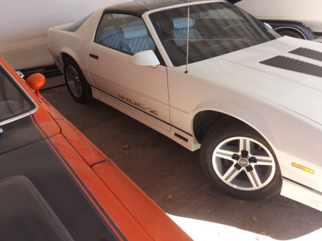 1987 White Chevrolet Camaro Coupe