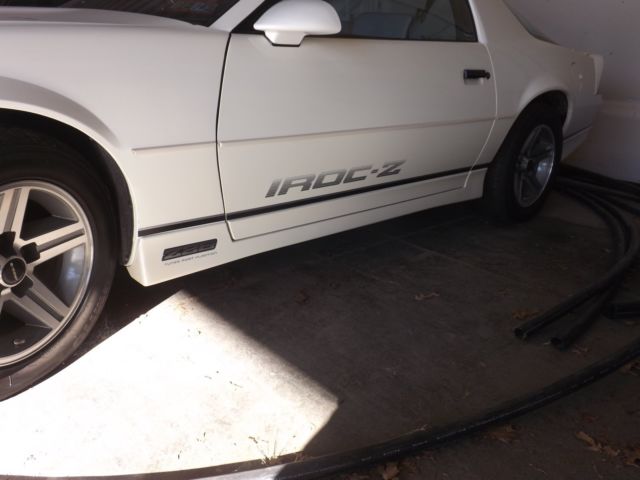 1987 White Chevrolet Camaro Coupe