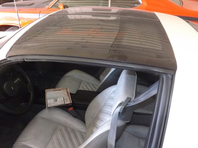 1987 White Chevrolet Camaro Coupe