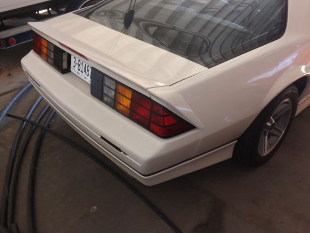 1987 White Chevrolet Camaro Coupe