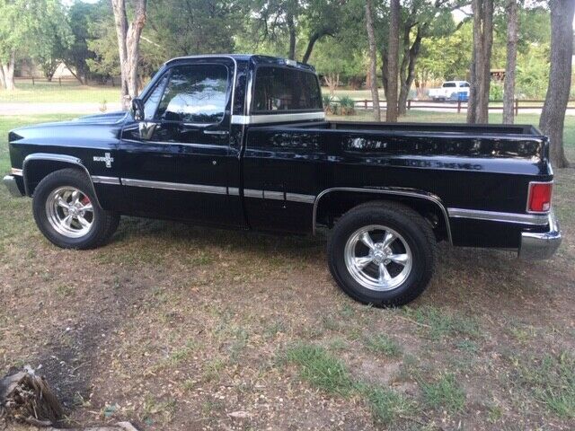 1987 Black Chevrolet Silverado 1500