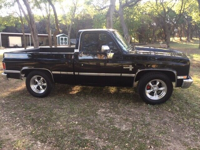 1987 Black Chevrolet Silverado 1500