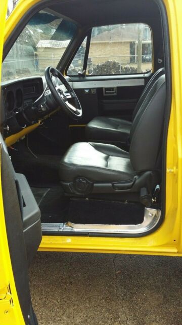 1987 Yellow Chevrolet C-10 Standard Cab Pickup