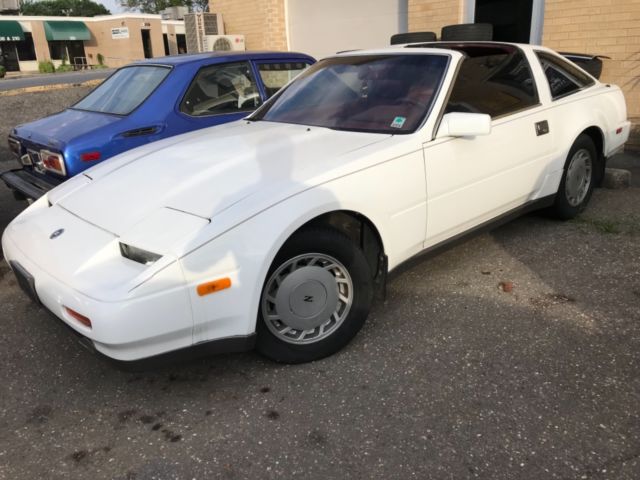 1987 White Nissan 300ZX Coupe