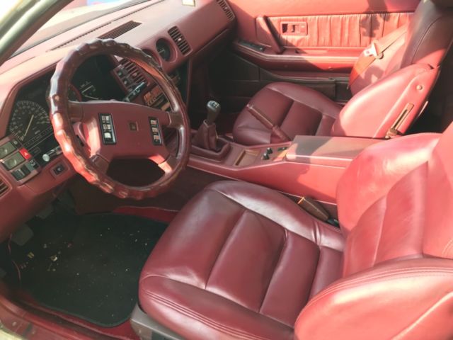 1987 White Nissan 300ZX Coupe