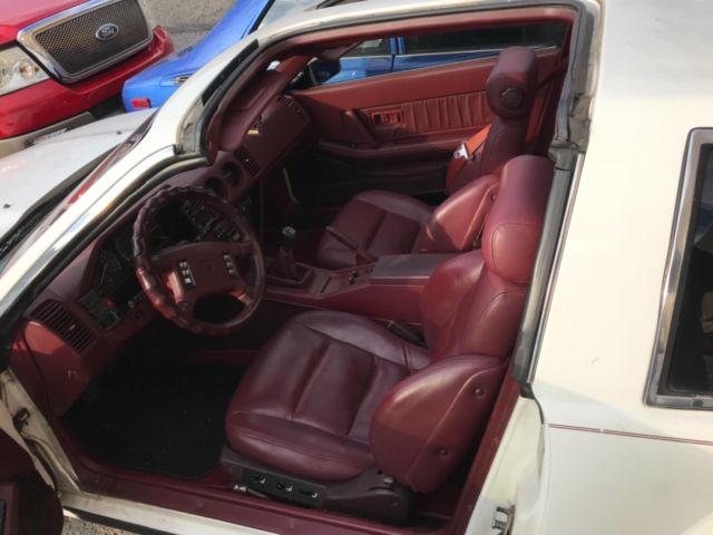 1987 White Nissan 300ZX Coupe