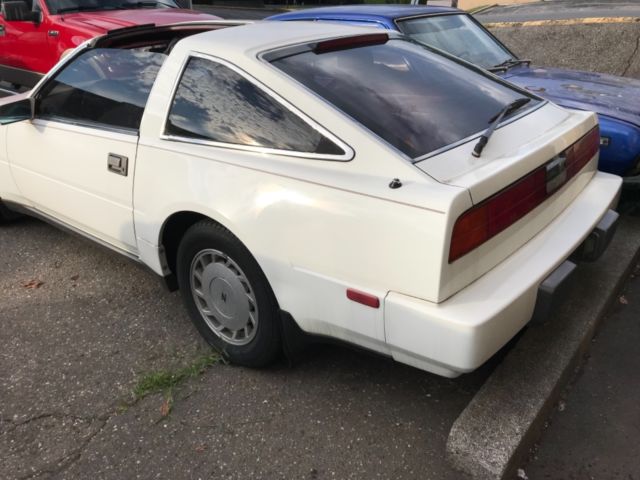1987 White Nissan 300ZX Coupe