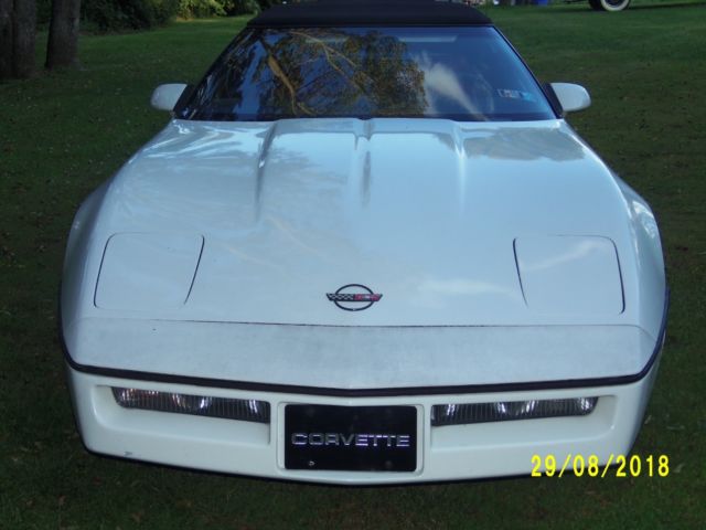 1987 White Chevrolet Corvette Convertible