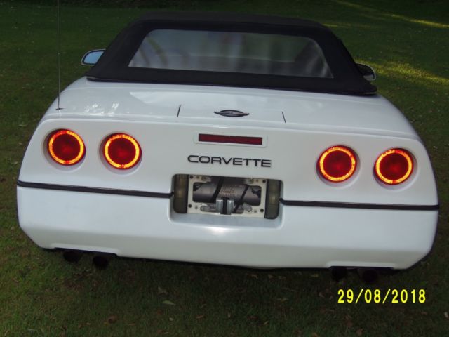 1987 White Chevrolet Corvette Convertible
