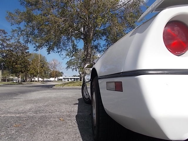 1987 White Chevrolet Corvette Convertible
