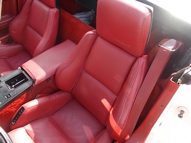 1987 White Chevrolet Corvette Convertible