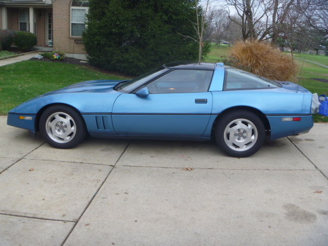 1987 Medium Blue Metallic (2OU) Chevrolet Corvette Coupe