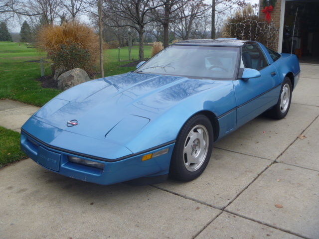 1987 Medium Blue Metallic (2OU) Chevrolet Corvette Coupe