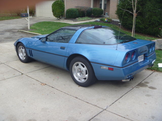 1987 Medium Blue Metallic (2OU) Chevrolet Corvette Coupe