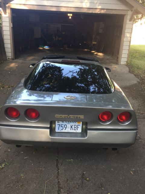 1987 Gray Chevrolet Corvette Coupe