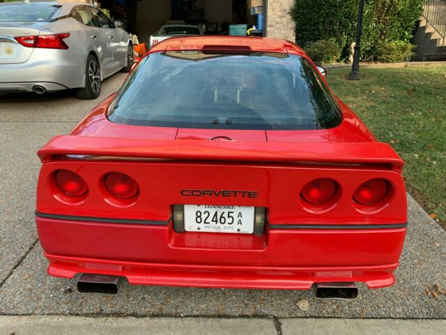 1987 Red Chevrolet Corvette