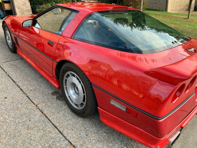 1987 Red Chevrolet Corvette