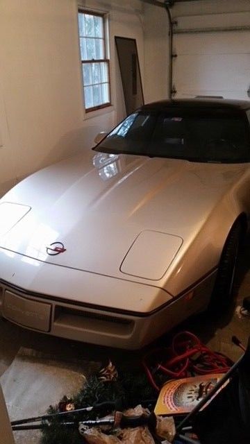 1987 Champagne Chevrolet Corvette Coupe