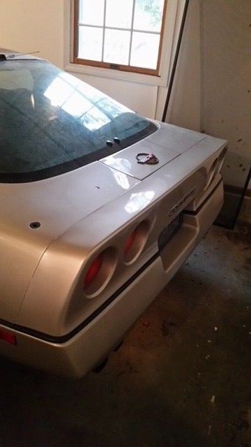 1987 Champagne Chevrolet Corvette Coupe