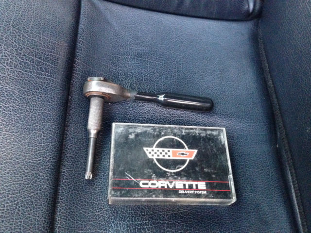 1987 White Chevrolet Corvette