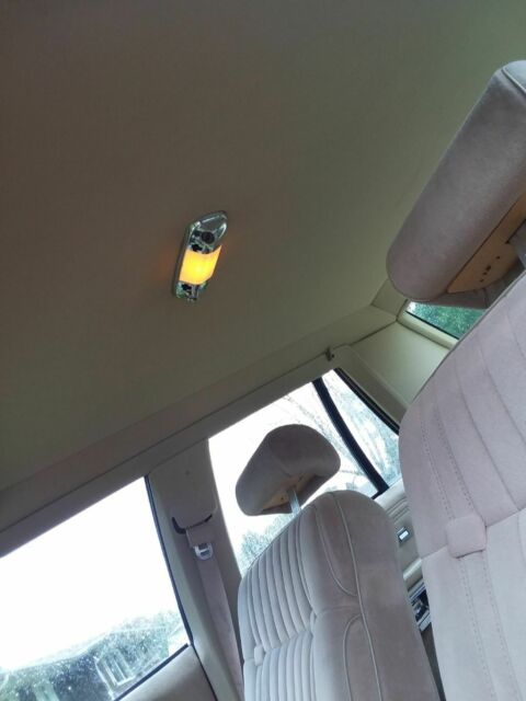 1987 Tan Ford Crown Victoria Sedan