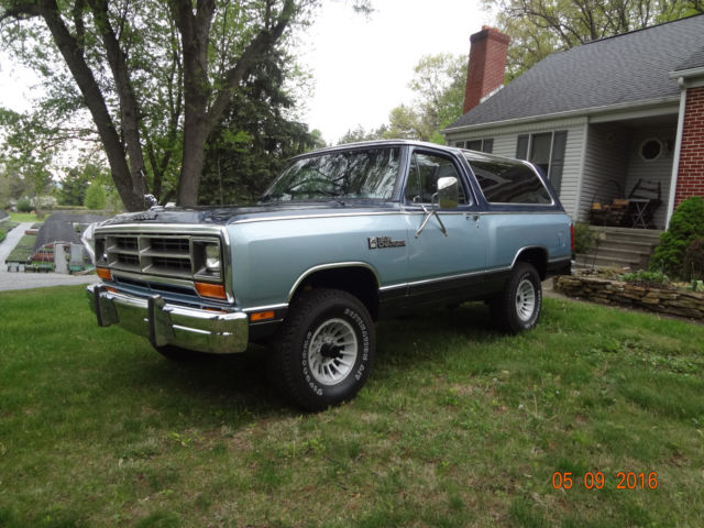 1987 Blue Dodge Ramcharger SUV