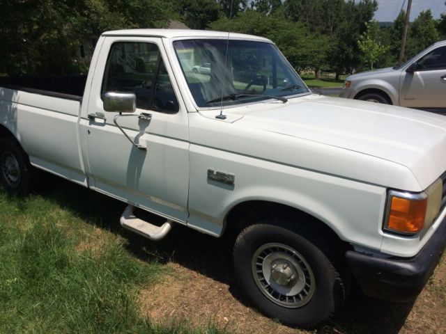 1987 White Ford F-150 Standard Cab Pickup