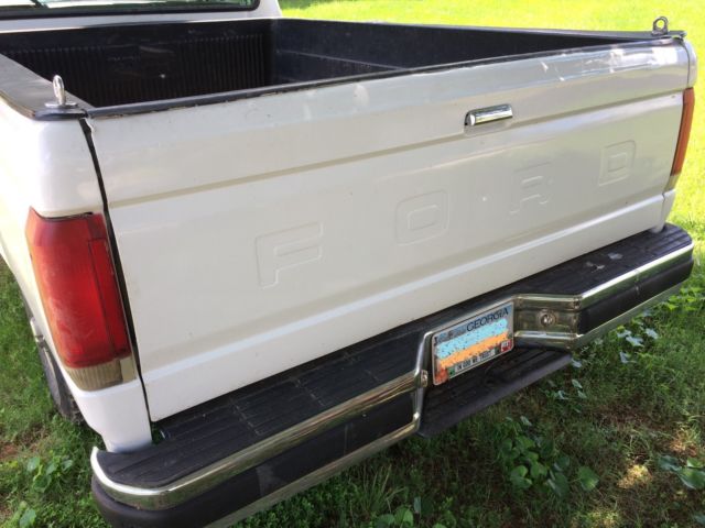 1987 White Ford F-150 Standard Cab Pickup