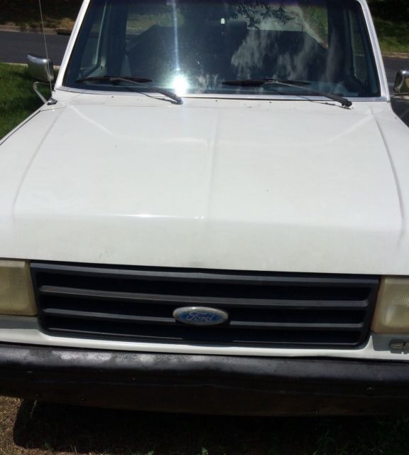 1987 White Ford F-150 Standard Cab Pickup