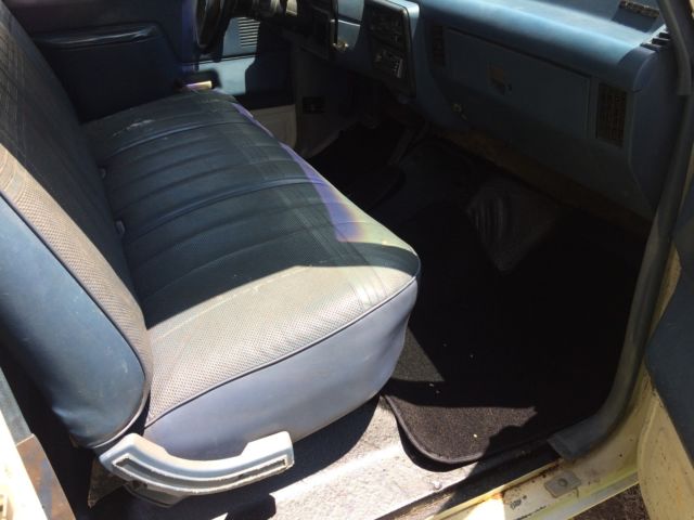 1987 White Ford F-150 Standard Cab Pickup