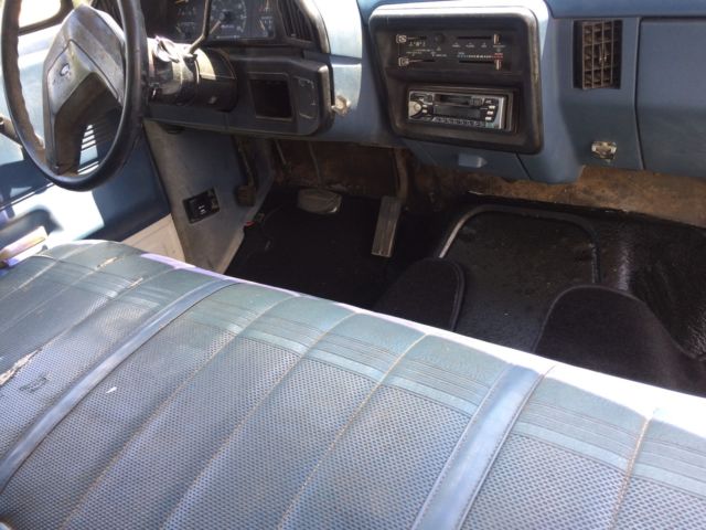 1987 White Ford F-150 Standard Cab Pickup