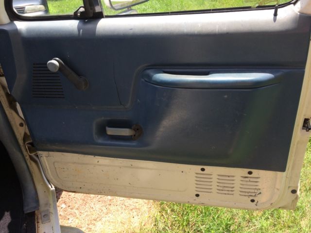 1987 White Ford F-150 Standard Cab Pickup