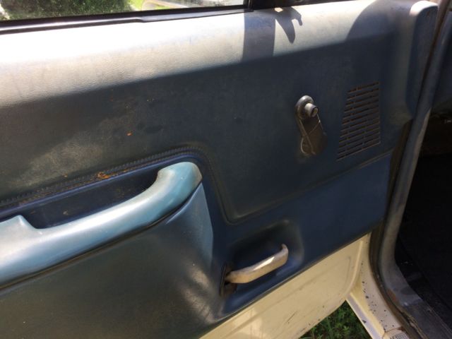 1987 White Ford F-150 Standard Cab Pickup