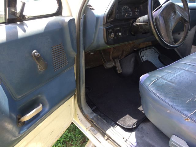 1987 White Ford F-150 Standard Cab Pickup