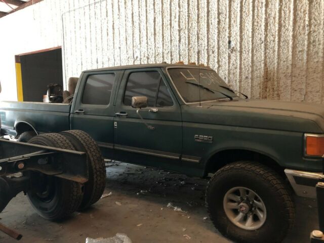 1987 Green Ford F-350 Crew Cab Pickup