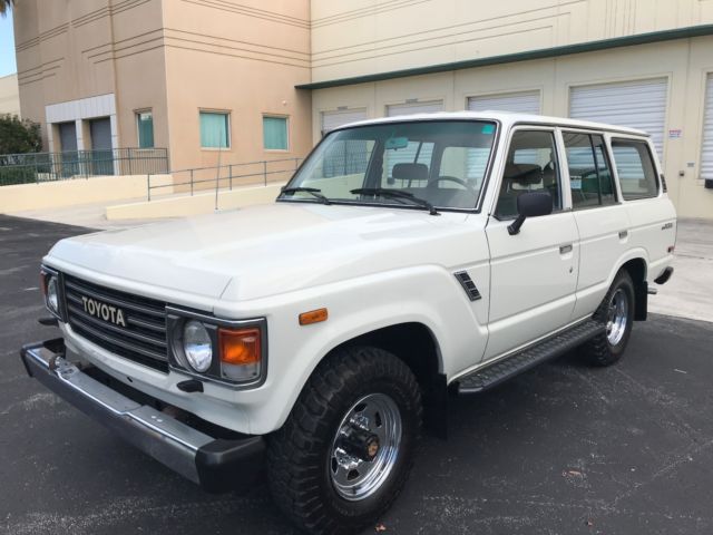 1987 White Toyota Land Cruiser