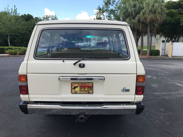 1987 White Toyota Land Cruiser