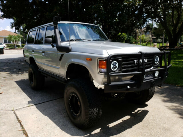 1987 Silver Toyota Land Cruiser SUV