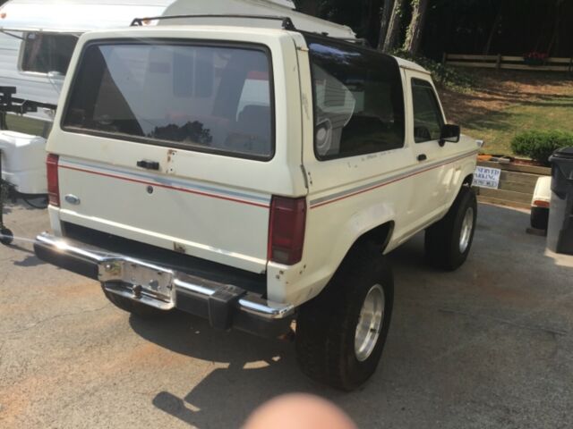 1987 White Ford Bronco II SUV
