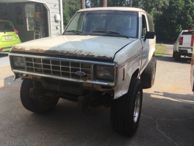 1987 White Ford Bronco II SUV