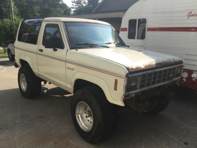 1987 White Ford Bronco II SUV